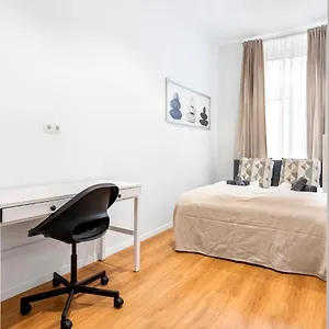 Nice Central City Room Hostel Wien